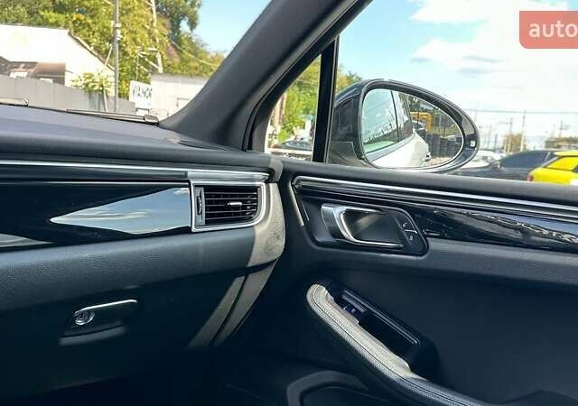 Порше Масан 2017 в Киеве на Automoto.ua Белый Порше Масан, объемом двигателя 1.98 л и пробегом 62 тыс. км за 31999 $, фото 12 на Automoto.ua