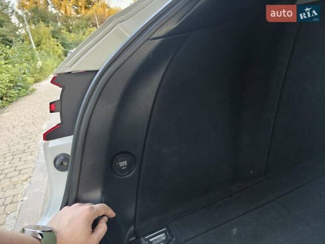 Белый Порше Масан, объемом двигателя 1.98 л и пробегом 76 тыс. км за 28500 $, фото 17 на Automoto.ua