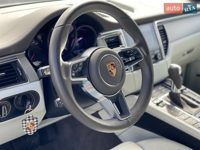 Белый Порше Масан, объемом двигателя 3 л и пробегом 32 тыс. км за 53000 $, фото 22 на Automoto.ua