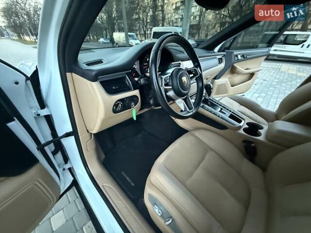 Белый Порше Масан, объемом двигателя 1.98 л и пробегом 134 тыс. км за 38900 $, фото 76 на Automoto.ua
