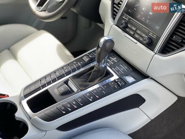 Белый Порше Масан, объемом двигателя 3 л и пробегом 32 тыс. км за 53000 $, фото 26 на Automoto.ua