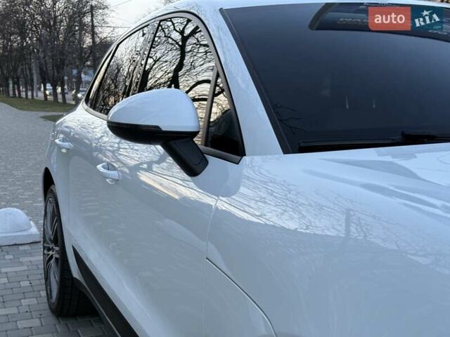 Белый Порше Масан, объемом двигателя 1.98 л и пробегом 134 тыс. км за 38900 $, фото 13 на Automoto.ua