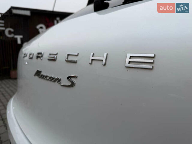 Белый Порше Масан, объемом двигателя 2.99 л и пробегом 47 тыс. км за 29500 $, фото 8 на Automoto.ua