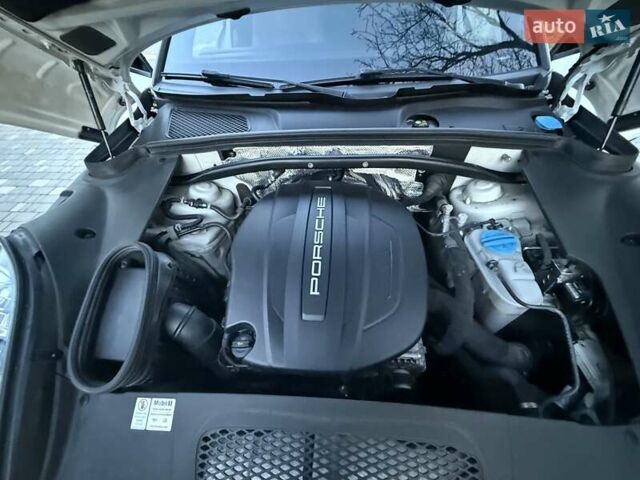 Белый Порше Масан, объемом двигателя 1.98 л и пробегом 134 тыс. км за 38900 $, фото 81 на Automoto.ua