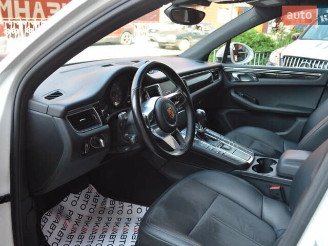 Белый Порше Масан, объемом двигателя 3 л и пробегом 88 тыс. км за 31900 $, фото 11 на Automoto.ua