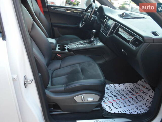 Белый Порше Масан, объемом двигателя 3 л и пробегом 88 тыс. км за 31900 $, фото 39 на Automoto.ua