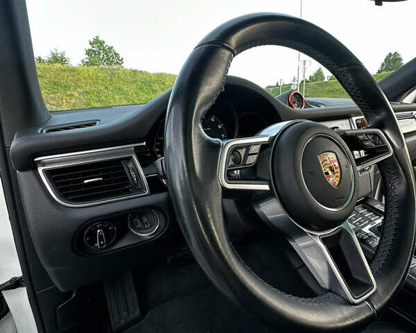 Белый Порше Масан, объемом двигателя 1.98 л и пробегом 127 тыс. км за 30888 $, фото 33 на Automoto.ua