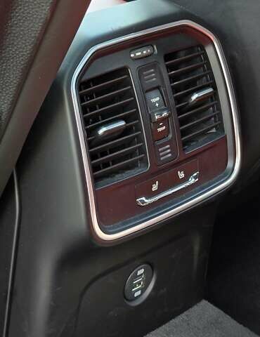 Порше Масан 2018 в Луцке на Automoto.ua Белый Порше Масан, объемом двигателя 1.98 л и пробегом 122 тыс. км за 28300 $, фото 25 на Automoto.ua