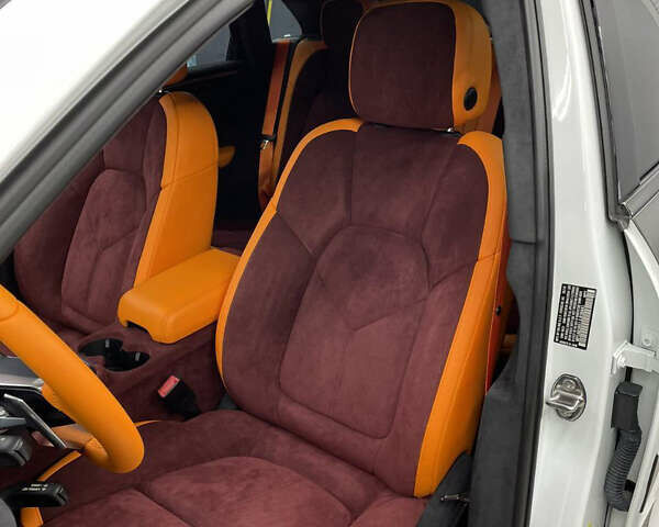 Белый Порше Масан, объемом двигателя 3 л и пробегом 53 тыс. км за 44444 $, фото 10 на Automoto.ua