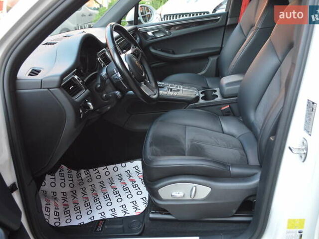 Белый Порше Масан, объемом двигателя 3 л и пробегом 88 тыс. км за 31900 $, фото 12 на Automoto.ua