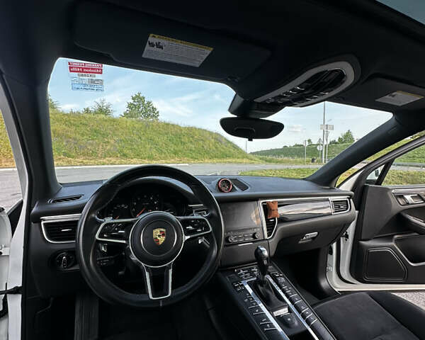 Белый Порше Масан, объемом двигателя 1.98 л и пробегом 127 тыс. км за 30888 $, фото 32 на Automoto.ua