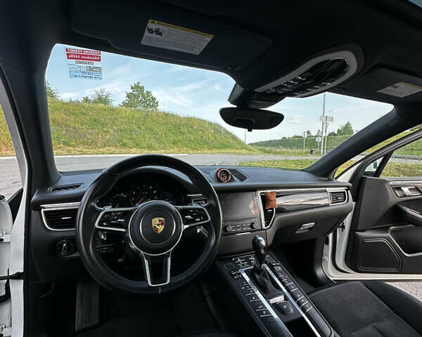 Белый Порше Масан, объемом двигателя 1.98 л и пробегом 127 тыс. км за 30888 $, фото 31 на Automoto.ua