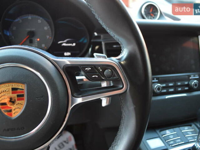 Белый Порше Масан, объемом двигателя 3 л и пробегом 88 тыс. км за 31900 $, фото 19 на Automoto.ua