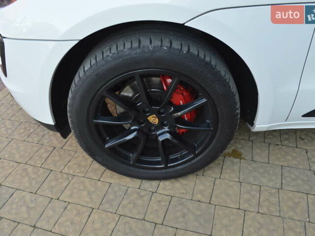 Белый Порше Масан, объемом двигателя 3 л и пробегом 88 тыс. км за 31900 $, фото 4 на Automoto.ua