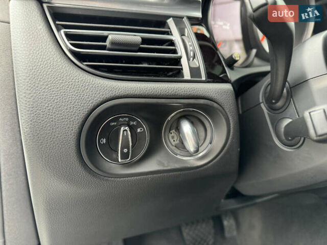 Белый Порше Масан, объемом двигателя 3 л и пробегом 130 тыс. км за 35500 $, фото 49 на Automoto.ua