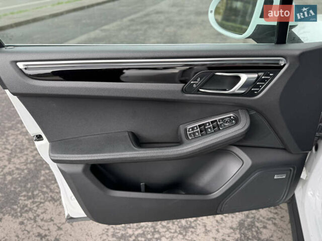 Белый Порше Масан, объемом двигателя 3 л и пробегом 130 тыс. км за 36500 $, фото 42 на Automoto.ua