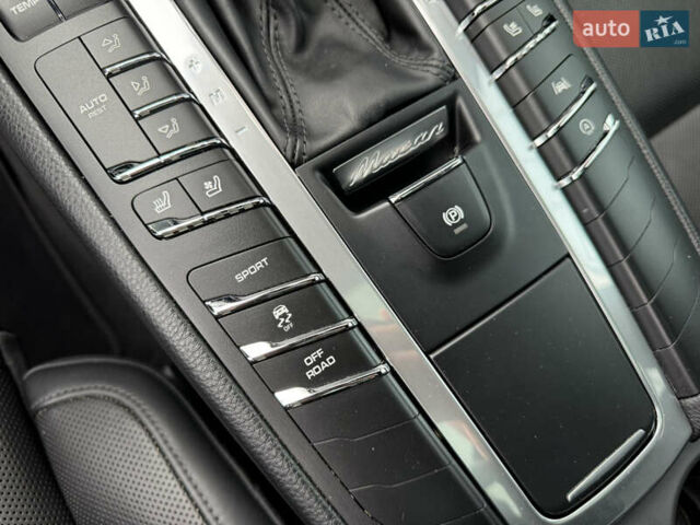 Белый Порше Масан, объемом двигателя 3 л и пробегом 130 тыс. км за 35500 $, фото 71 на Automoto.ua