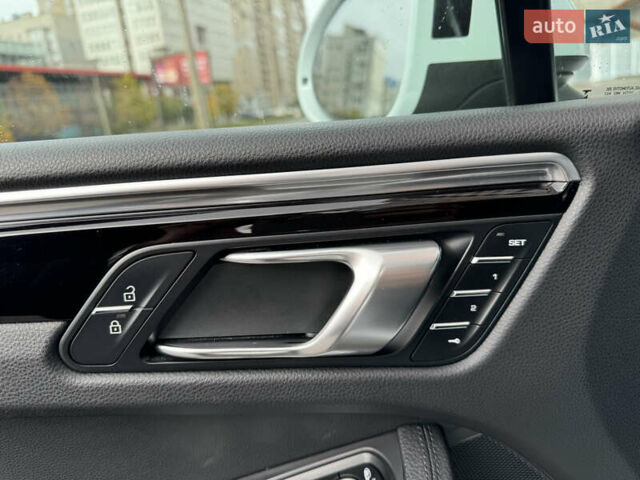 Белый Порше Масан, объемом двигателя 3 л и пробегом 130 тыс. км за 36500 $, фото 44 на Automoto.ua