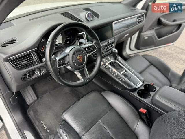 Белый Порше Масан, объемом двигателя 3 л и пробегом 130 тыс. км за 35500 $, фото 45 на Automoto.ua