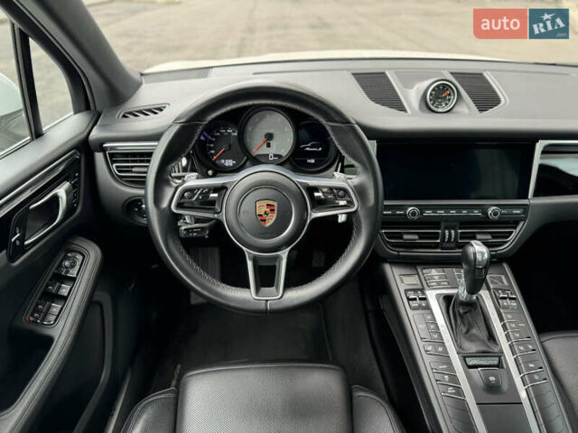 Белый Порше Масан, объемом двигателя 3 л и пробегом 130 тыс. км за 36500 $, фото 66 на Automoto.ua