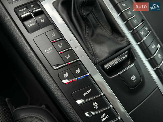 Белый Порше Масан, объемом двигателя 3 л и пробегом 130 тыс. км за 35500 $, фото 79 на Automoto.ua