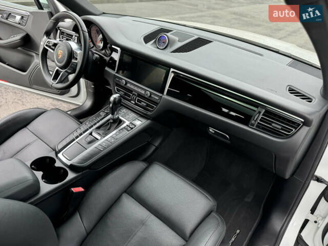 Белый Порше Масан, объемом двигателя 3 л и пробегом 130 тыс. км за 35500 $, фото 59 на Automoto.ua