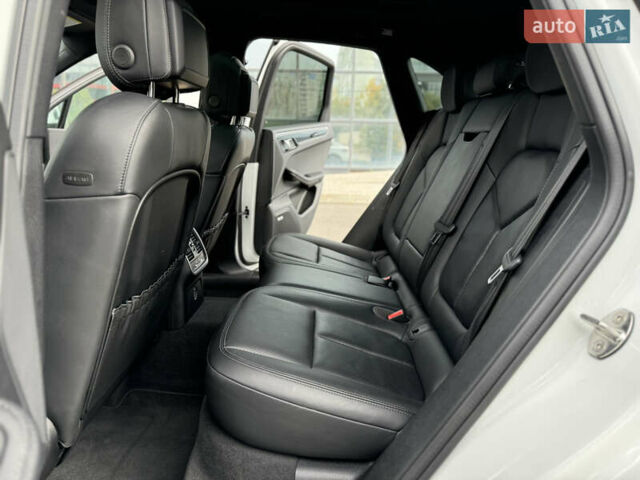 Белый Порше Масан, объемом двигателя 3 л и пробегом 130 тыс. км за 35500 $, фото 53 на Automoto.ua