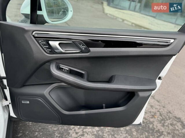 Белый Порше Масан, объемом двигателя 3 л и пробегом 130 тыс. км за 35500 $, фото 57 на Automoto.ua