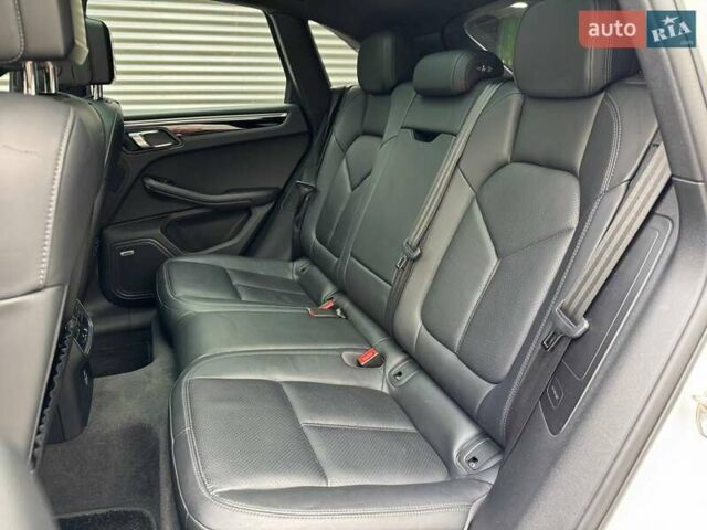 Белый Порше Масан, объемом двигателя 3 л и пробегом 76 тыс. км за 45990 $, фото 10 на Automoto.ua