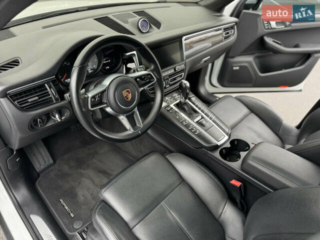 Білий Порше Масан, об'ємом двигуна 3 л та пробігом 130 тис. км за 36999 $, фото 46 на Automoto.ua