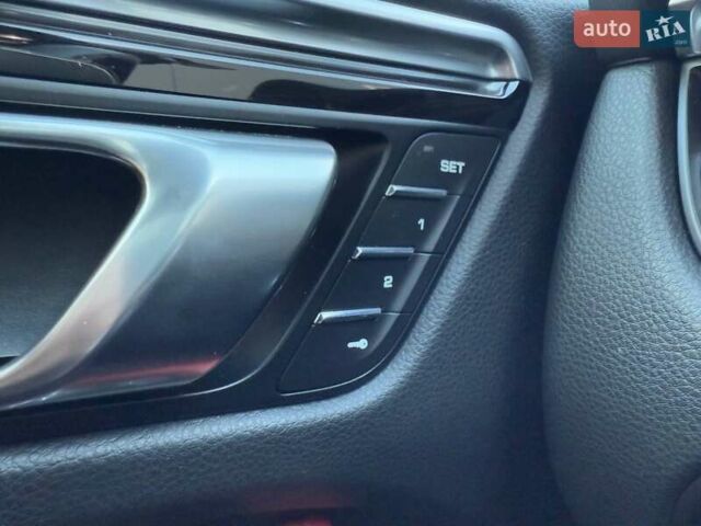 Белый Порше Масан, объемом двигателя 3 л и пробегом 29 тыс. км за 56990 $, фото 17 на Automoto.ua