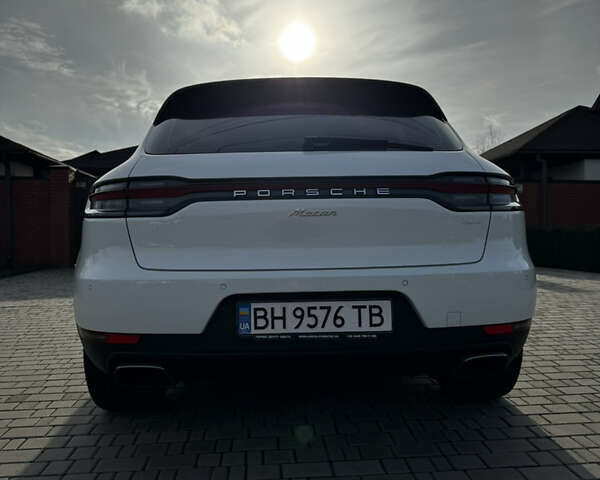 Белый Порше Масан, объемом двигателя 1.98 л и пробегом 49 тыс. км за 50999 $, фото 6 на Automoto.ua