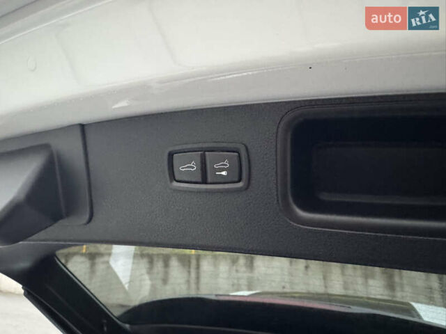 Белый Порше Масан, объемом двигателя 3 л и пробегом 79 тыс. км за 55500 $, фото 18 на Automoto.ua