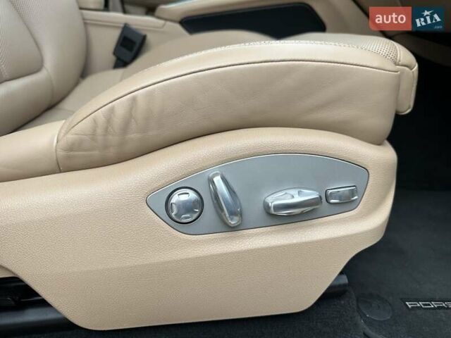 Белый Порше Масан, объемом двигателя 3 л и пробегом 73 тыс. км за 43500 $, фото 14 на Automoto.ua