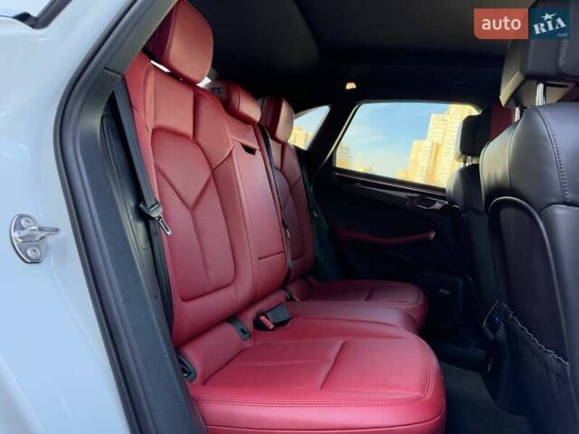 Белый Порше Масан, объемом двигателя 3 л и пробегом 29 тыс. км за 56990 $, фото 10 на Automoto.ua