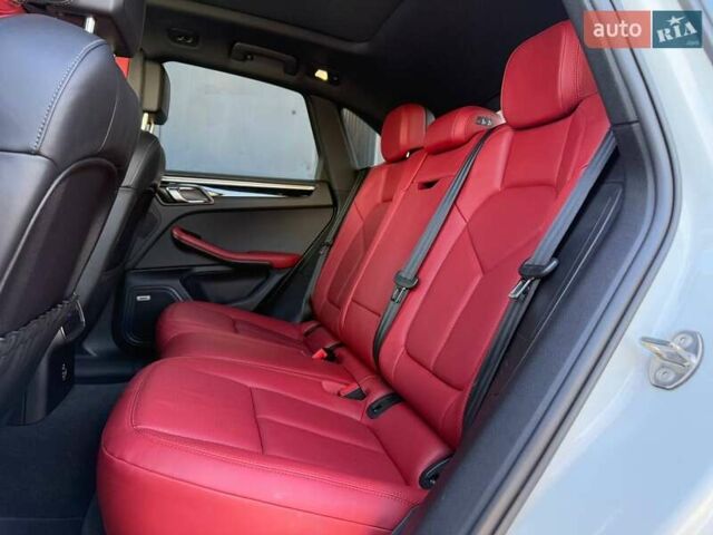 Белый Порше Масан, объемом двигателя 3 л и пробегом 29 тыс. км за 56990 $, фото 9 на Automoto.ua