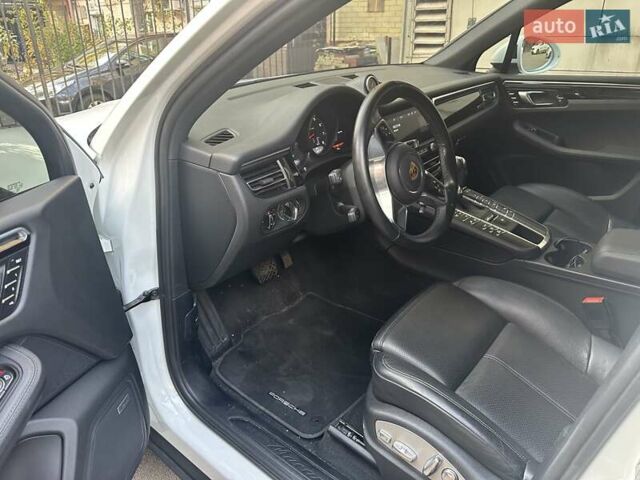 Белый Порше Масан, объемом двигателя 1.98 л и пробегом 57 тыс. км за 37700 $, фото 9 на Automoto.ua