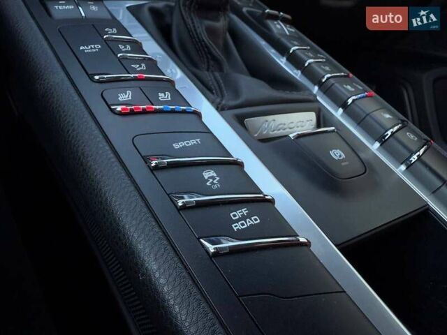 Белый Порше Масан, объемом двигателя 3 л и пробегом 29 тыс. км за 56990 $, фото 19 на Automoto.ua