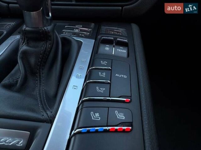 Белый Порше Масан, объемом двигателя 3 л и пробегом 29 тыс. км за 56990 $, фото 23 на Automoto.ua