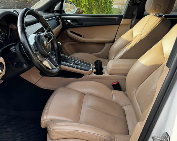 Белый Порше Масан, объемом двигателя 1.98 л и пробегом 49 тыс. км за 50999 $, фото 11 на Automoto.ua