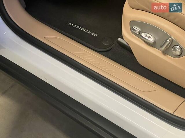 Белый Порше Масан, объемом двигателя 1.98 л и пробегом 31 тыс. км за 55302 $, фото 20 на Automoto.ua