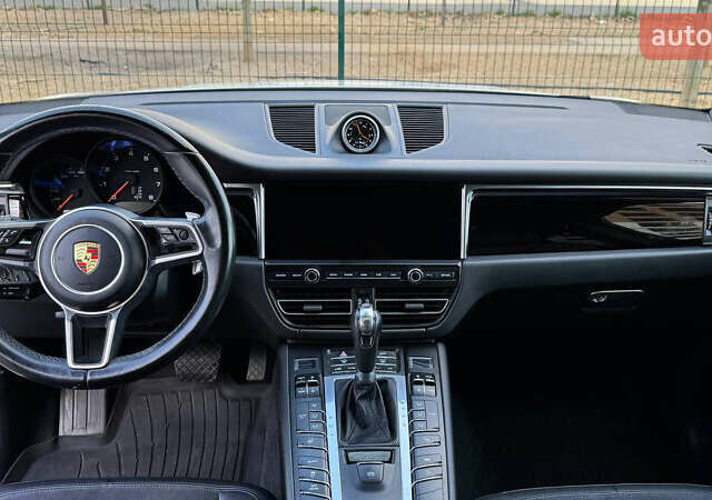 Белый Порше Масан, объемом двигателя 1.98 л и пробегом 126 тыс. км за 38500 $, фото 15 на Automoto.ua