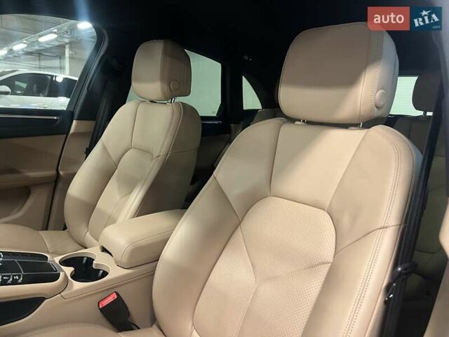 Белый Порше Масан, объемом двигателя 1.98 л и пробегом 31 тыс. км за 55302 $, фото 27 на Automoto.ua