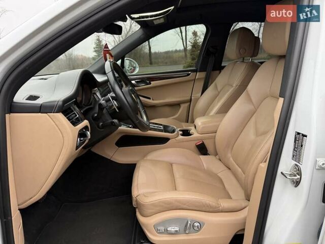 Белый Порше Масан, объемом двигателя 1.98 л и пробегом 41 тыс. км за 56000 $, фото 22 на Automoto.ua