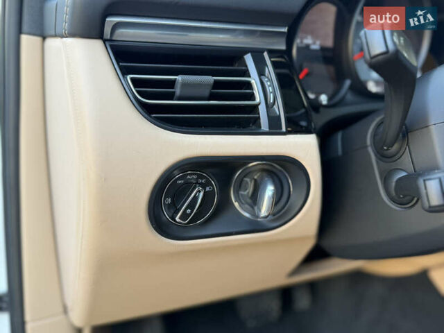 Білий Порше Масан, об'ємом двигуна 3 л та пробігом 29 тис. км за 45000 $, фото 25 на Automoto.ua