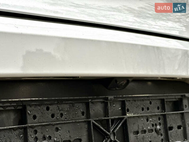 Белый Порше Масан, объемом двигателя 3 л и пробегом 69 тыс. км за 59999 $, фото 14 на Automoto.ua