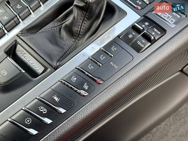 Белый Порше Масан, объемом двигателя 2.89 л и пробегом 59 тыс. км за 68400 $, фото 71 на Automoto.ua