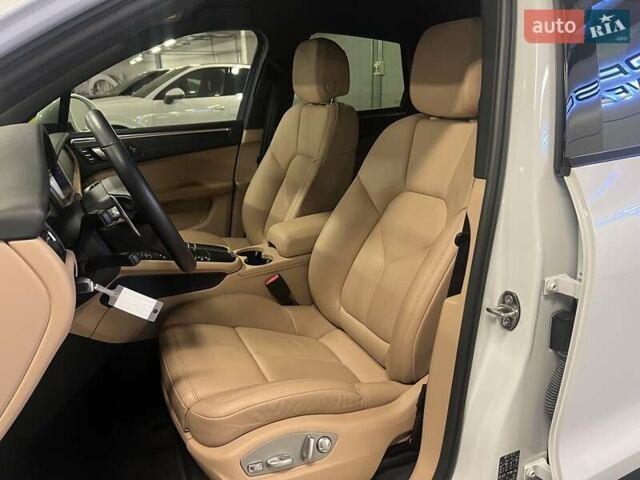 Белый Порше Масан, объемом двигателя 1.98 л и пробегом 31 тыс. км за 55302 $, фото 26 на Automoto.ua