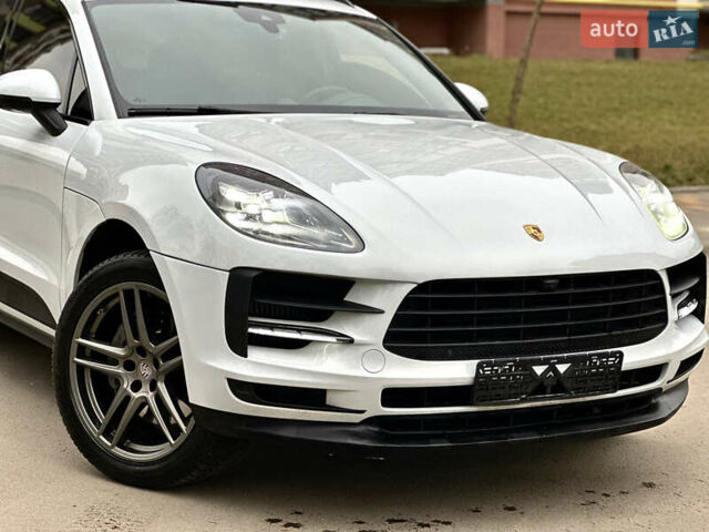 Белый Порше Масан, объемом двигателя 3 л и пробегом 69 тыс. км за 59999 $, фото 2 на Automoto.ua
