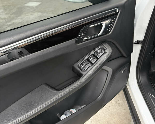 Білий Порше Масан, об'ємом двигуна 3 л та пробігом 68 тис. км за 45000 $, фото 8 на Automoto.ua